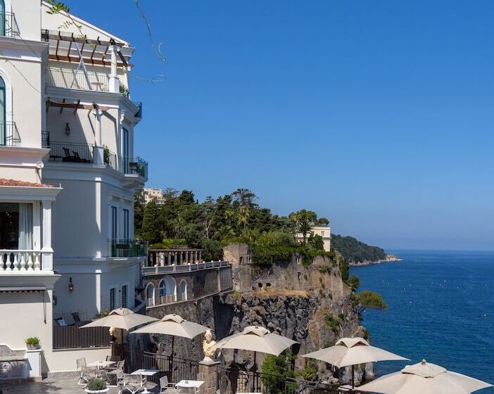 בית מלון כפרי Bellevue Syrene