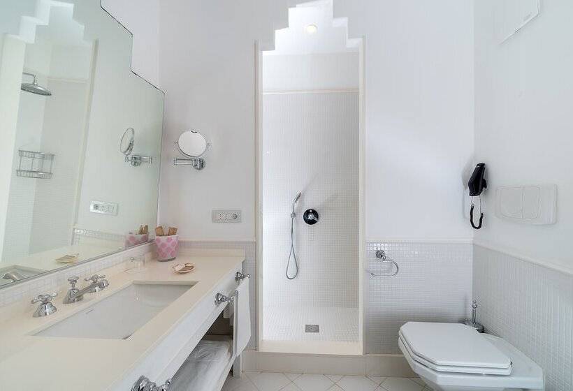 בית מלון כפרי Bellevue Syrene