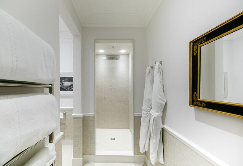 בית מלון כפרי Bellevue Syrene