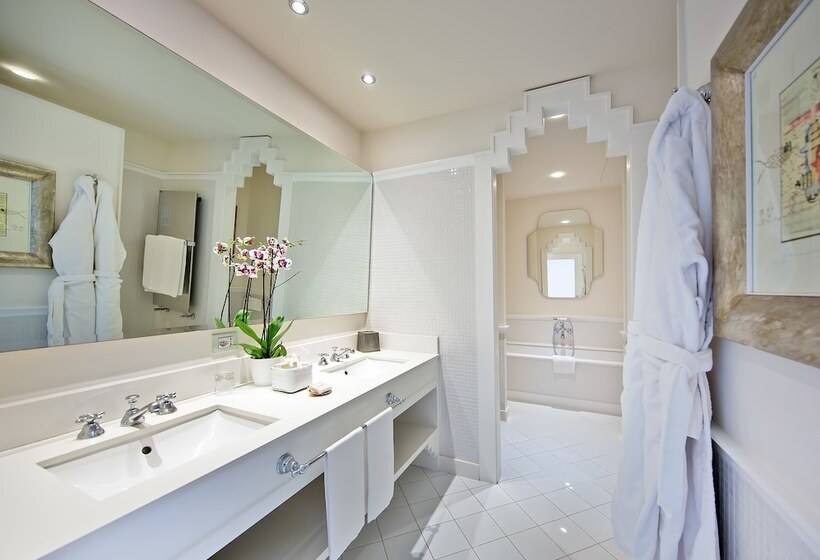 בית מלון כפרי Bellevue Syrene