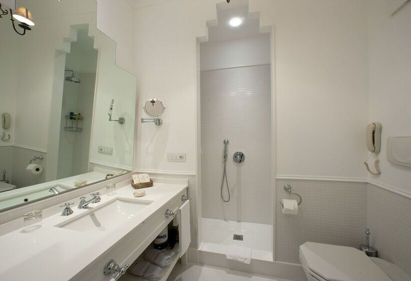 בית מלון כפרי Bellevue Syrene