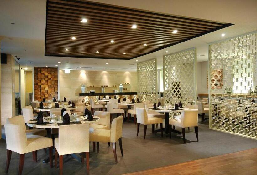 Отель Borobudur Jakarta