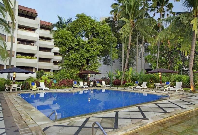 هتل Borobudur Jakarta