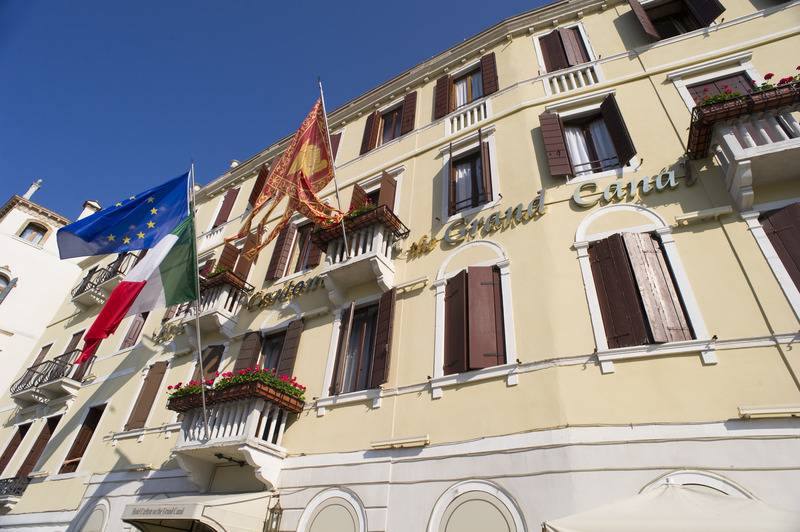 هتل Carlton on The Grand Canal