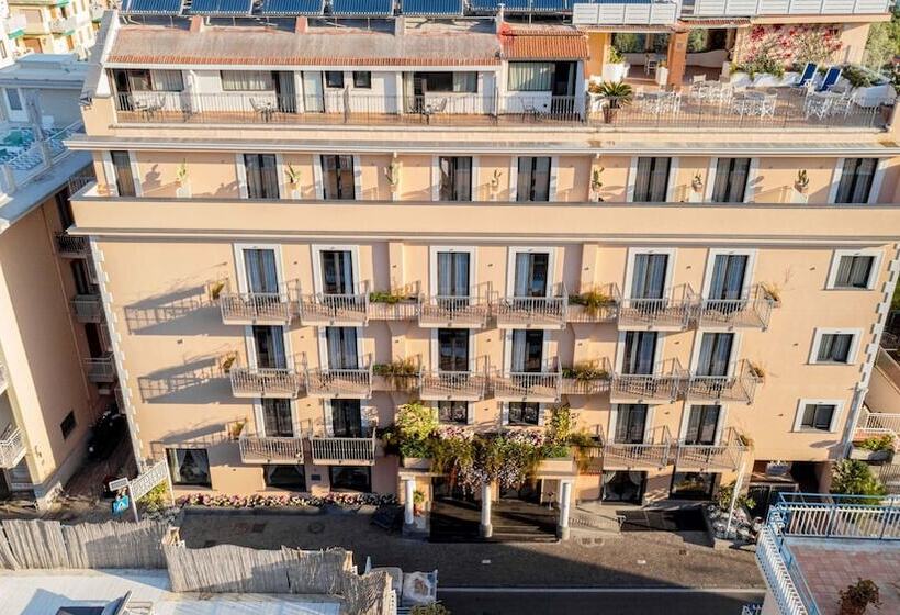 호텔 Central Wellness