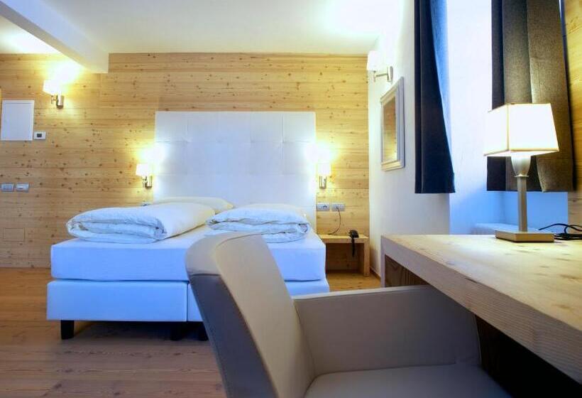 ホテル Costabella