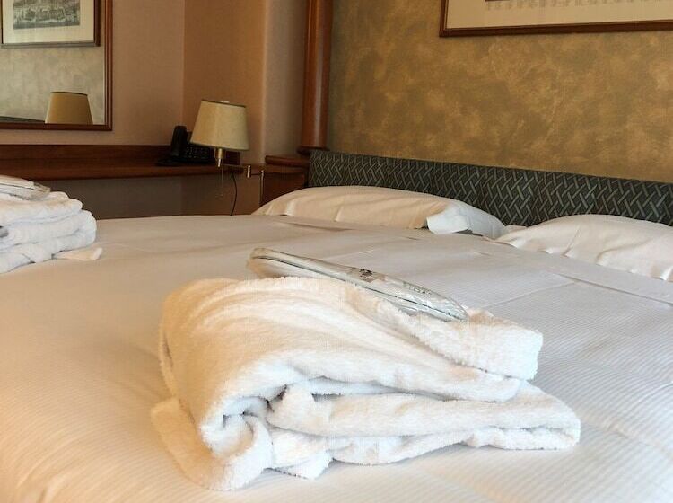 Crystal Hotel Varese