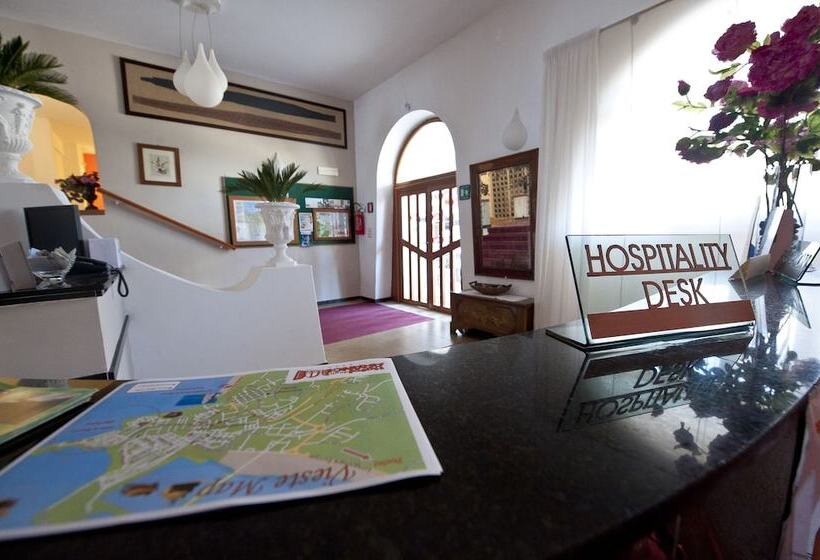 فندق Degli Aranci