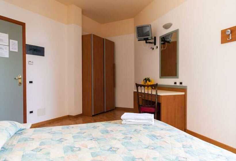 Отель Diplomatic