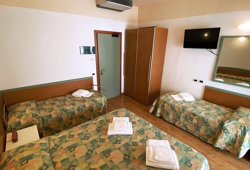 Отель Diplomatic