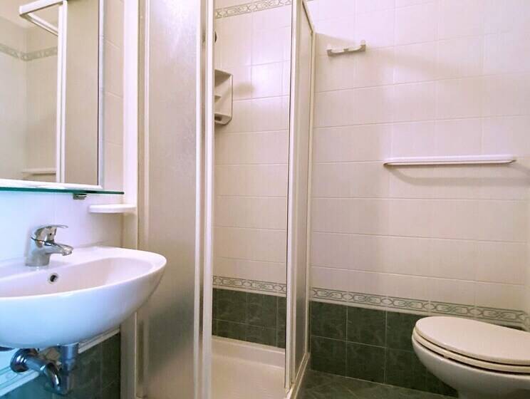 Отель Diplomatic