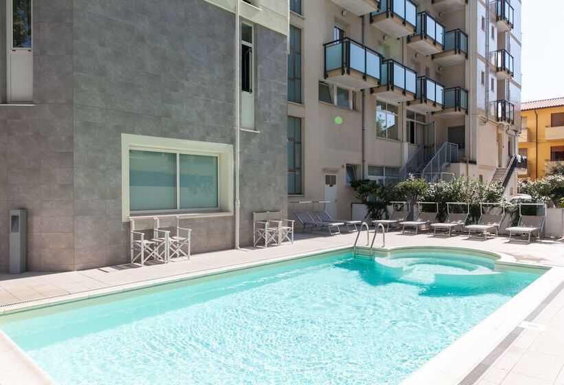 Отель Diplomatic