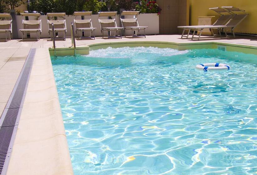 Отель Diplomatic