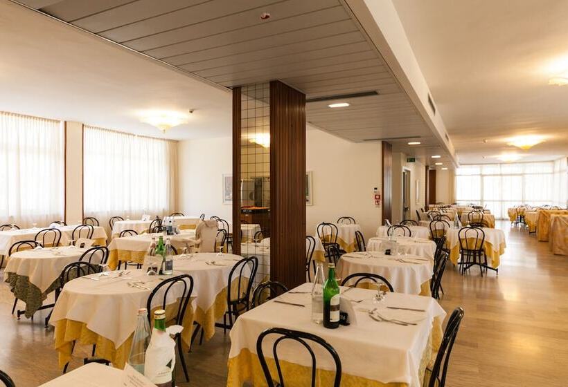 Отель Diplomatic