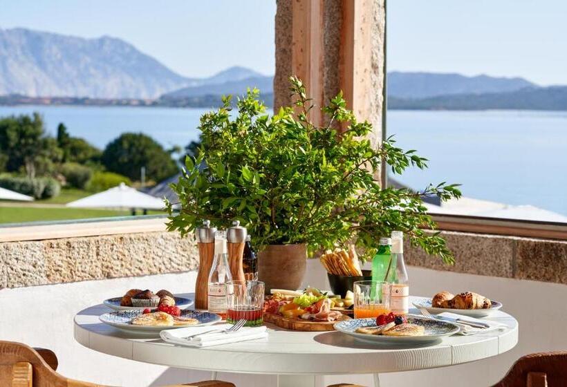 هتل Due Lune Puntaldia Resort & Golf