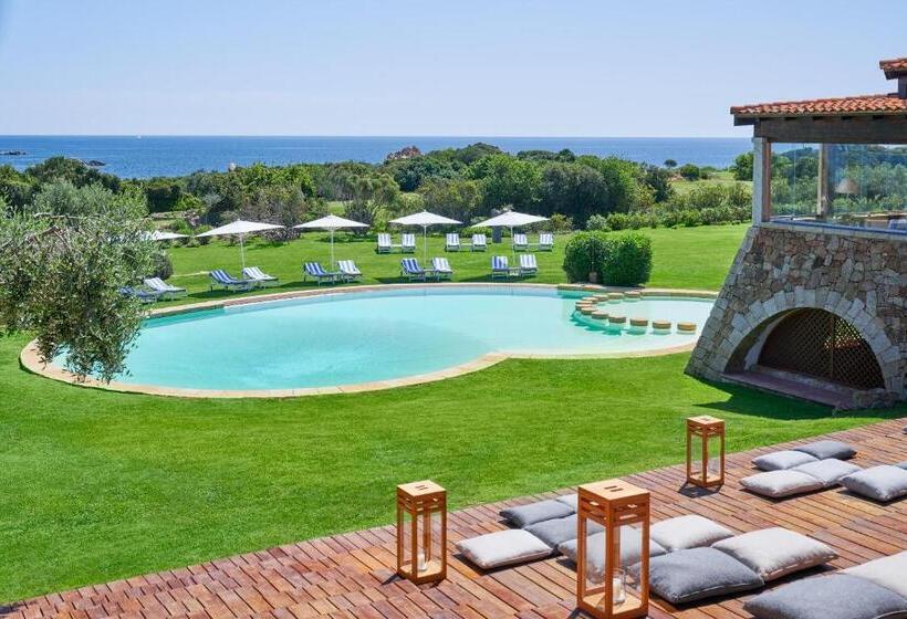 هتل Due Lune Puntaldia Resort & Golf