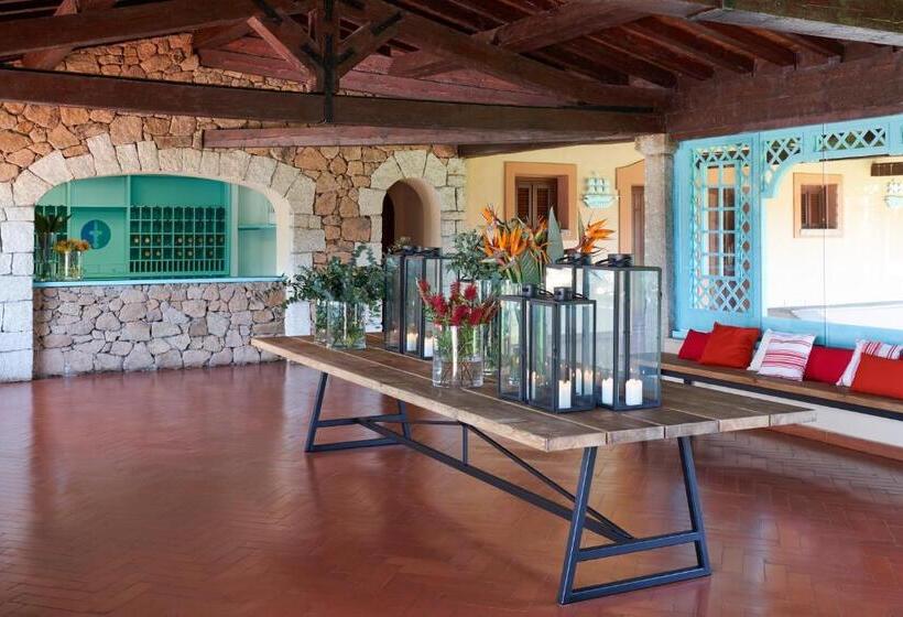 هتل Due Lune Puntaldia Resort & Golf