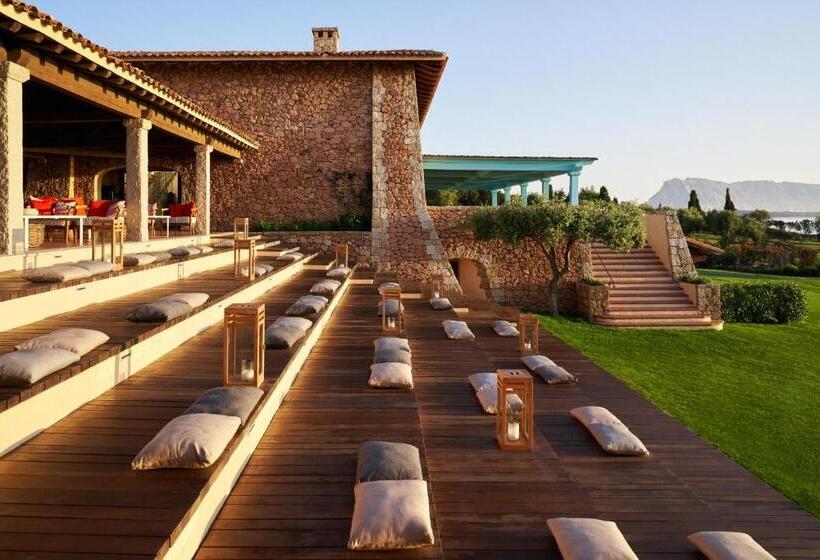 هتل Due Lune Puntaldia Resort & Golf