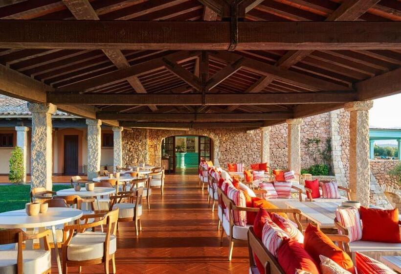 هتل Due Lune Puntaldia Resort & Golf