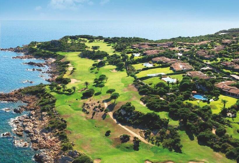 هتل Due Lune Puntaldia Resort & Golf