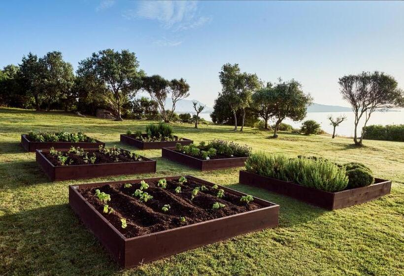 هتل Due Lune Puntaldia Resort & Golf