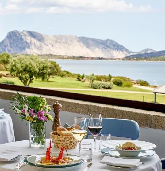 هتل Due Lune Puntaldia Resort & Golf