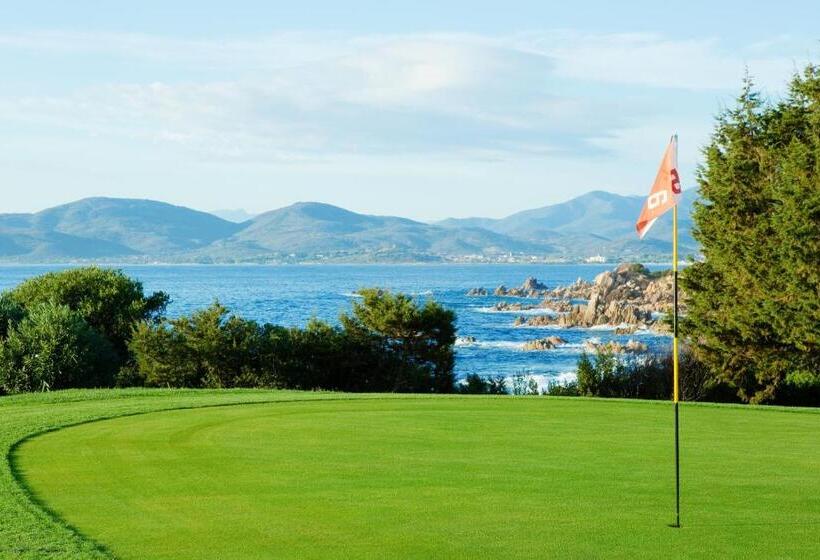 هتل Due Lune Puntaldia Resort & Golf