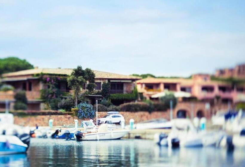 هتل Due Lune Puntaldia Resort & Golf