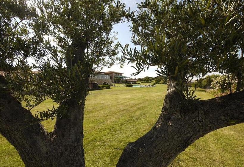 هتل Due Lune Puntaldia Resort & Golf
