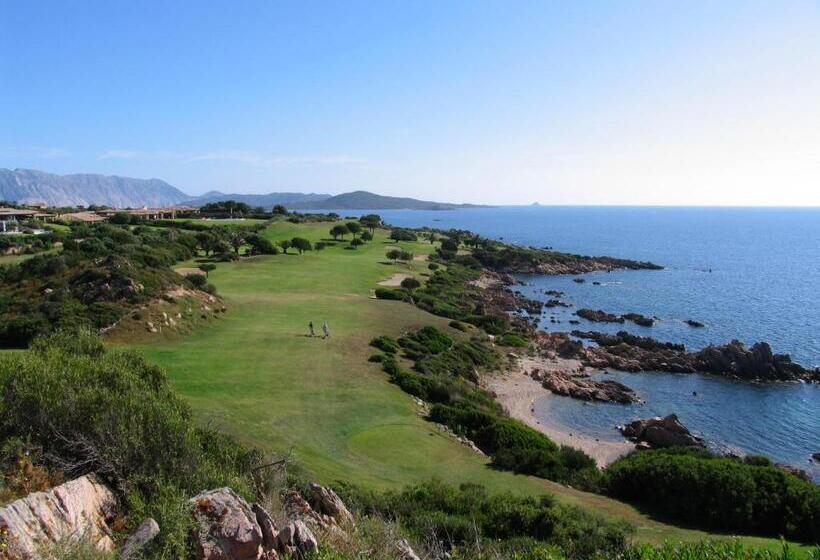 هتل Due Lune Puntaldia Resort & Golf