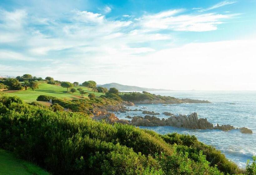هتل Due Lune Puntaldia Resort & Golf
