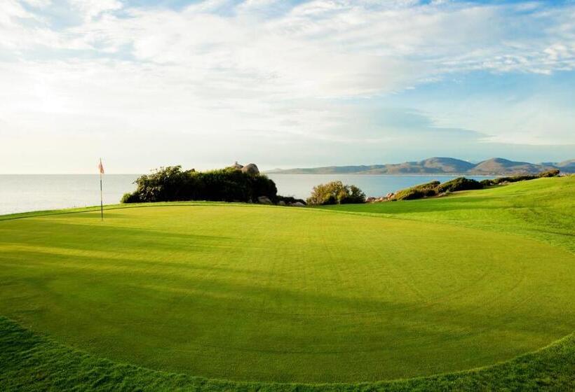 هتل Due Lune Puntaldia Resort & Golf