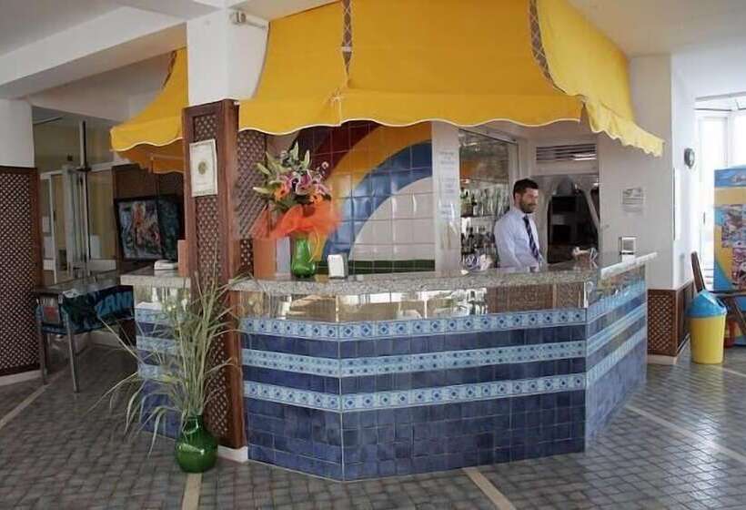 בית מלון כפרי Eden Beach Club