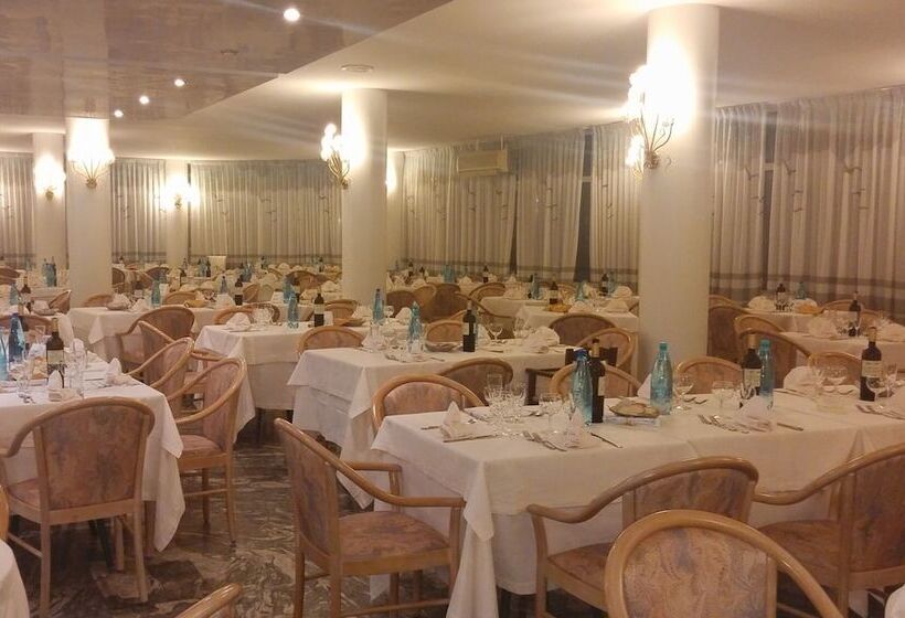 בית מלון כפרי Eden Beach Club