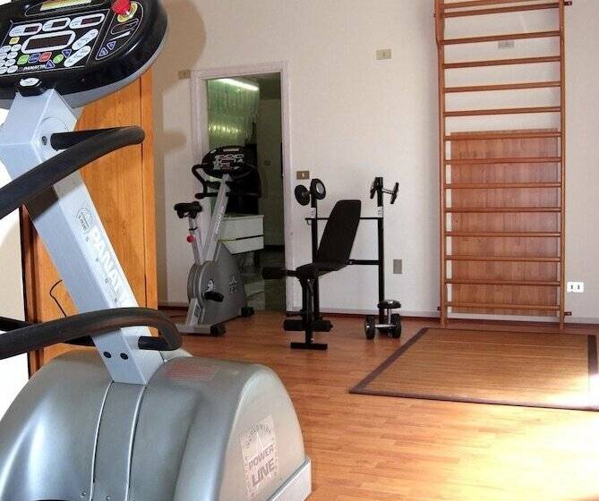 בית מלון כפרי Eden Beach Club