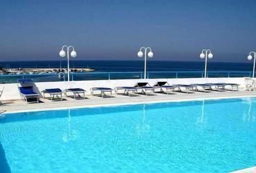 בית מלון כפרי Eden Beach Club