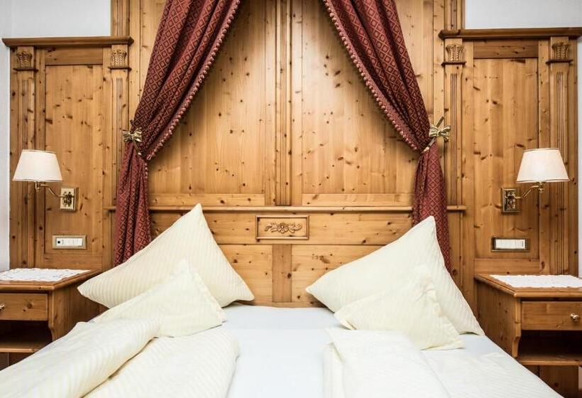 Отель Enzian Genziana