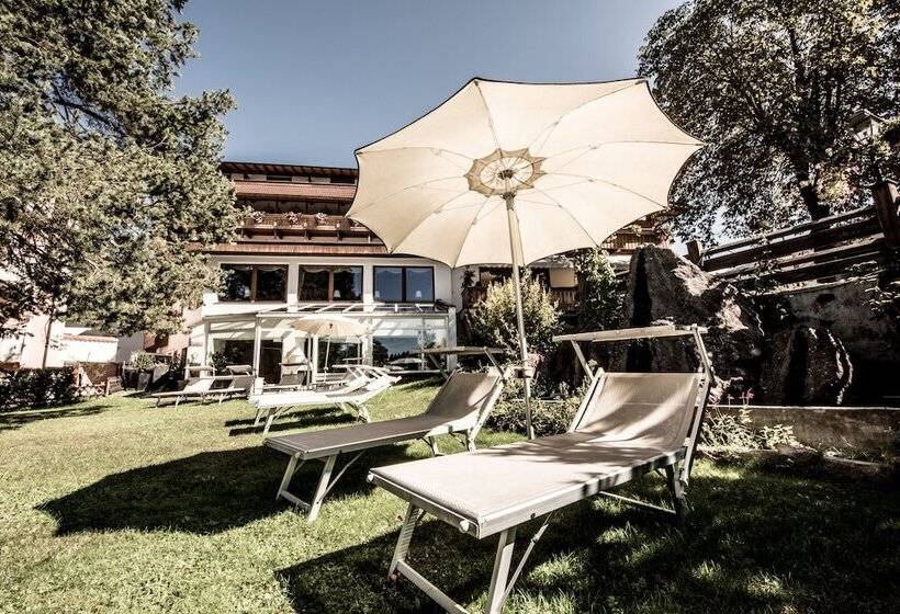 Отель Enzian Genziana