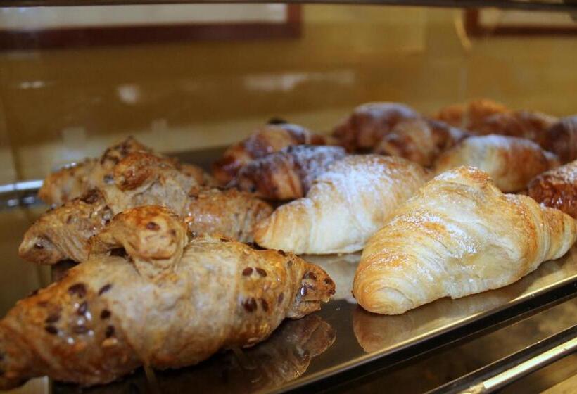 Ih Hotels Milano Eur   Trezzano Sul Naviglio