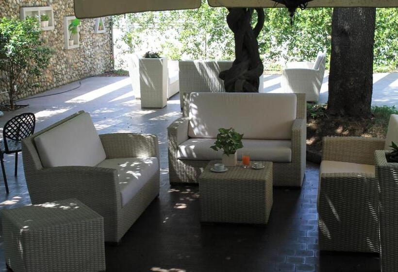 Ih Hotels Milano Eur   Trezzano Sul Naviglio