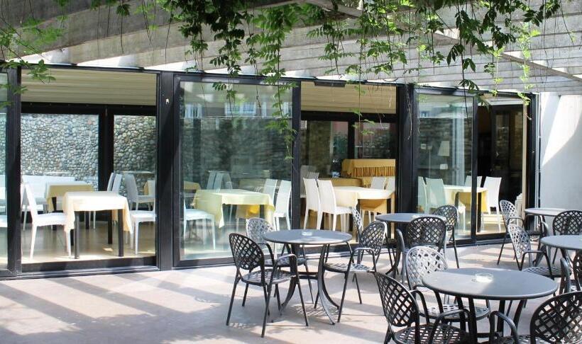 Ih Hotels Milano Eur   Trezzano Sul Naviglio