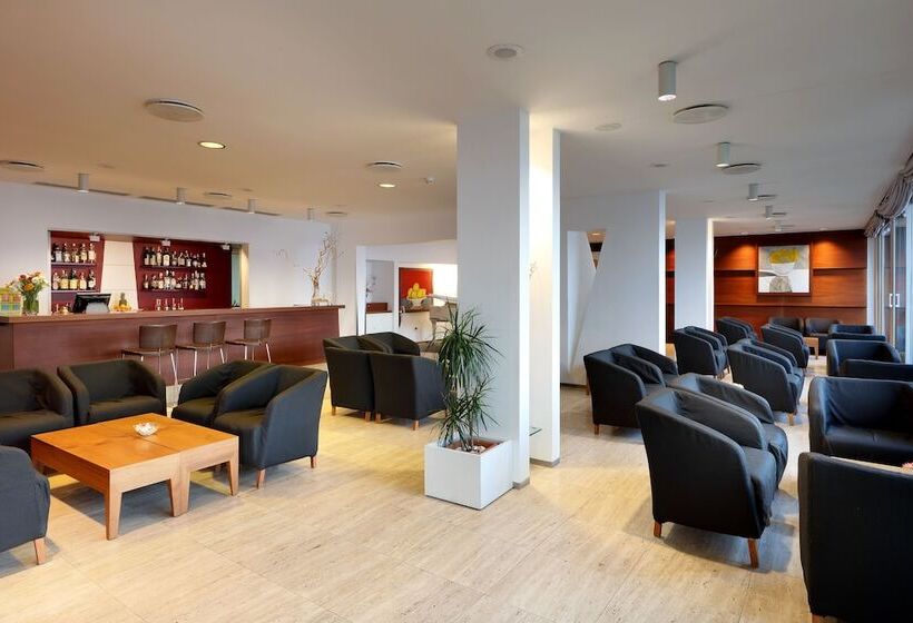 ホテル Eurostars Monte Tauro