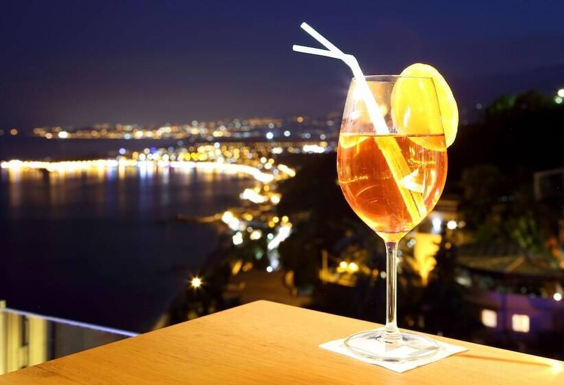 ホテル Eurostars Monte Tauro