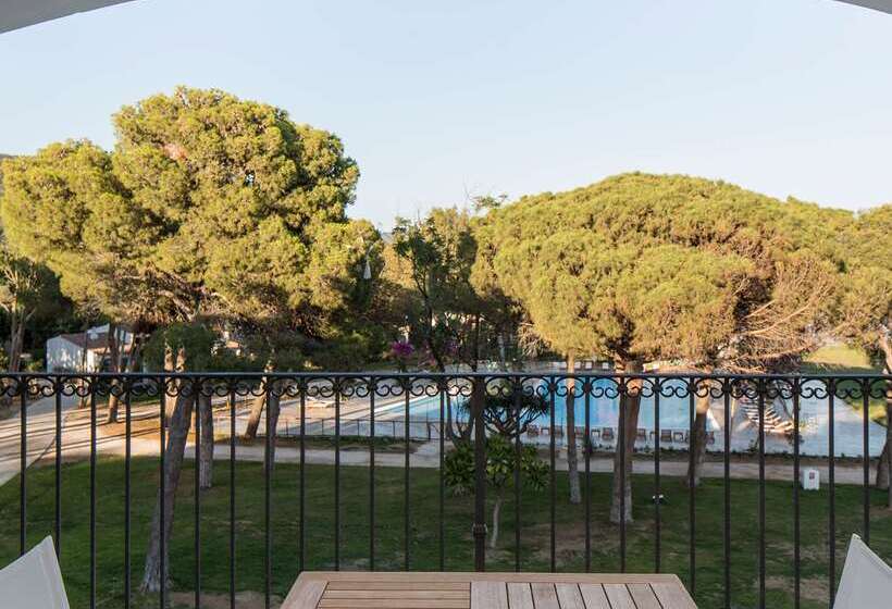 هتل Falkensteiner Resort Capo Boi