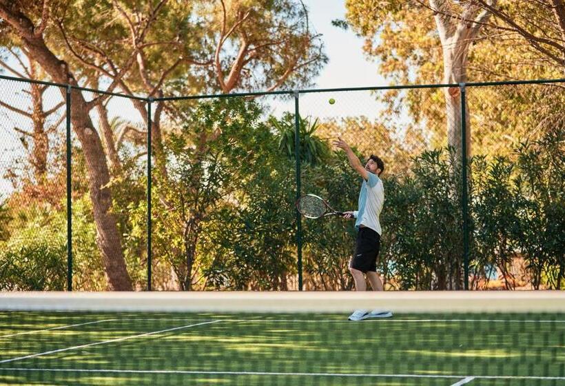 هتل Falkensteiner Resort Capo Boi