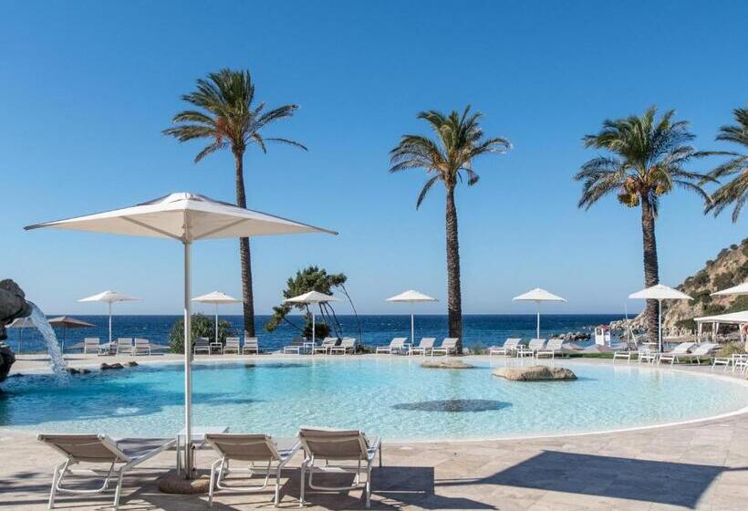 هتل Falkensteiner Resort Capo Boi