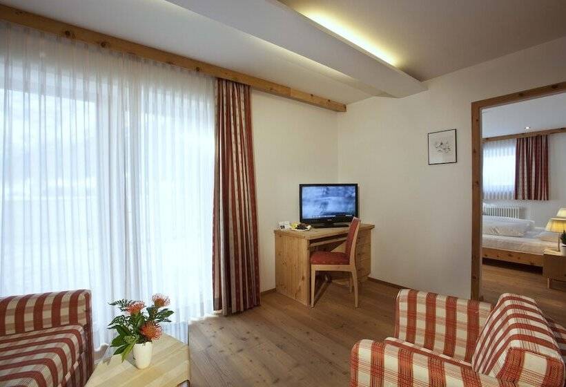 בית מלון כפרי Family Resort Rainer