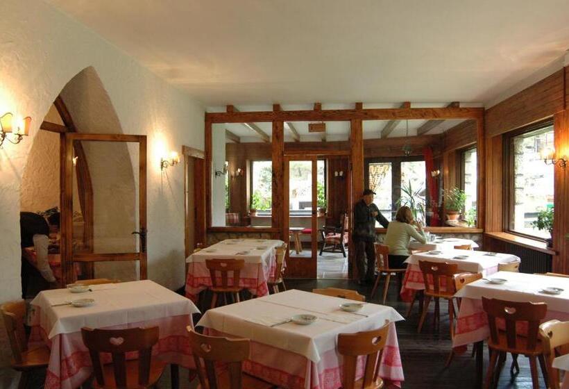 فندق Garnì Mille Pini