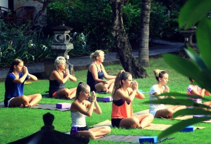 酒店 Truntum Kuta Formerly Grand Inna Kuta