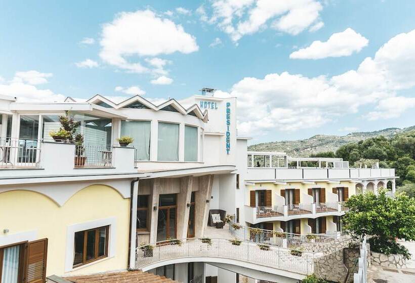 Grand Hotel President